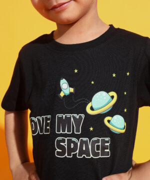 PockMAN Boys Black Space Printed Pure Cotton Regular Fit Tshirt 8 30 12 2024 ali 00632